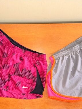 Nike  Dri-FIT  set of Two Athletic Shorts Medium 🏃‍♀️ ✨